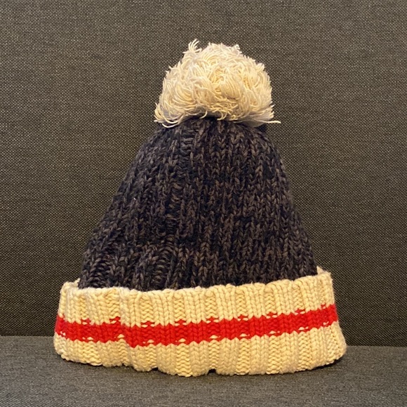 Kombi Winter Beenie Pom Pom Hat - Picture 2 of 6